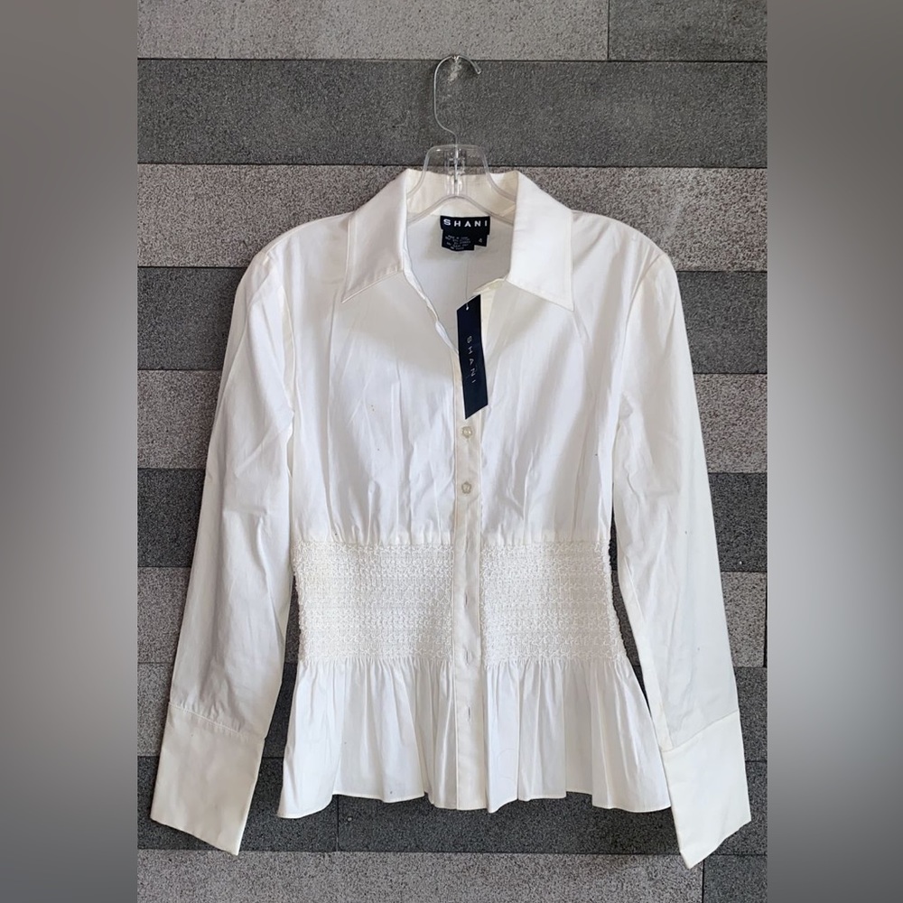 New with tags Shani size 4 white blouse cinched at waist